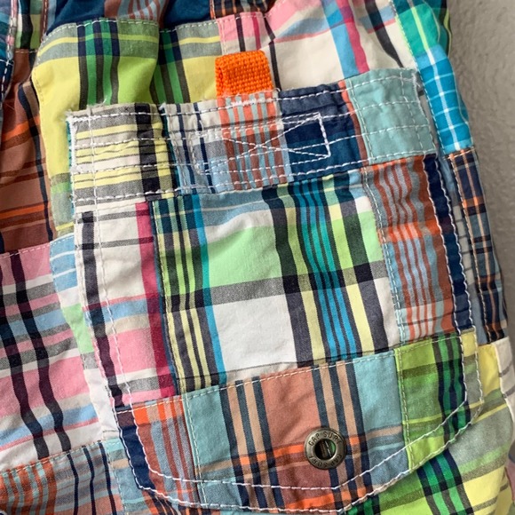 Gap Surf kids preppy multi plaid swim trunks with side and rear pockets. Size M - Picture 5 of 11